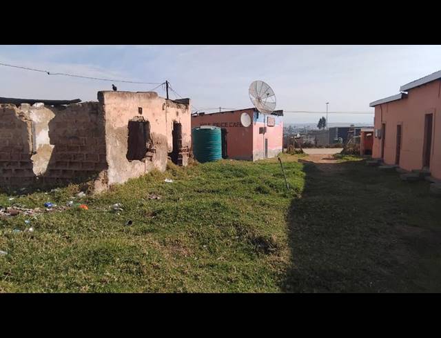 6 BEDROOM APARTMENT FOR SALE IN MTHATHA RURAL